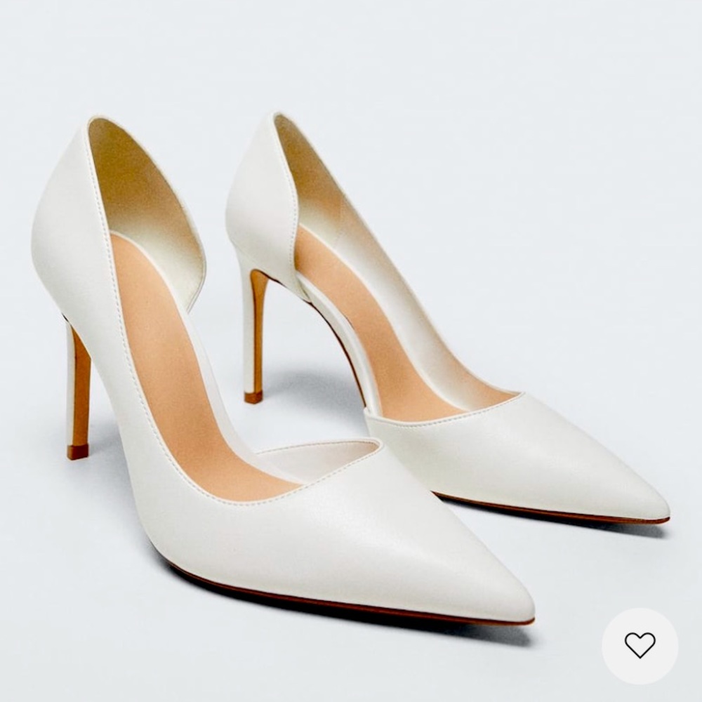 Elegant white shoes
